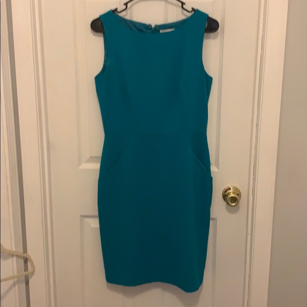 Calvin Klein size 6 turquoise dress with pockets
